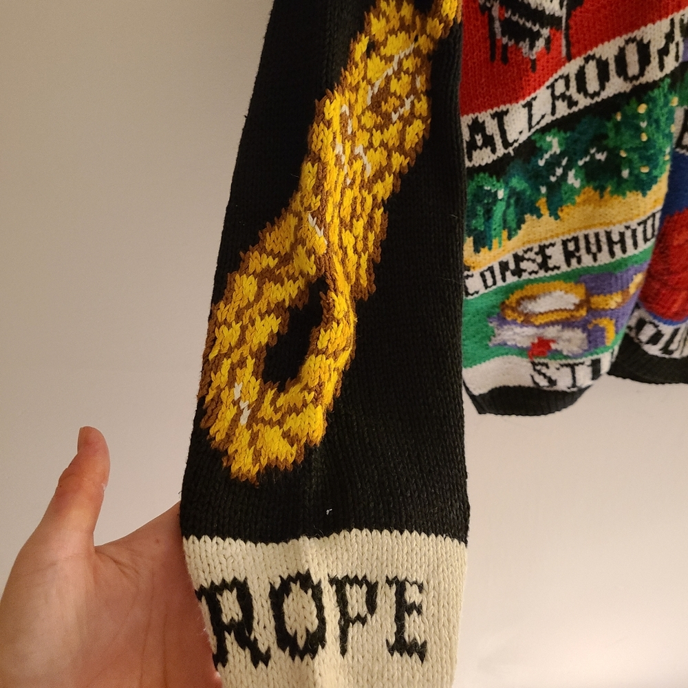 RARE Vintage The Eagle Eye Clue Sweater - Picture 12 of 14
